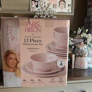 🎀 Paris Hilton Pink 12pc Dinnerware set elegant Bows 🎀 London Collection